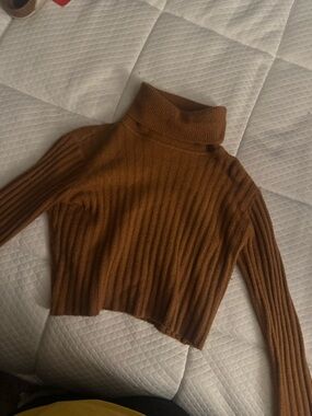 Turtle neck sweater